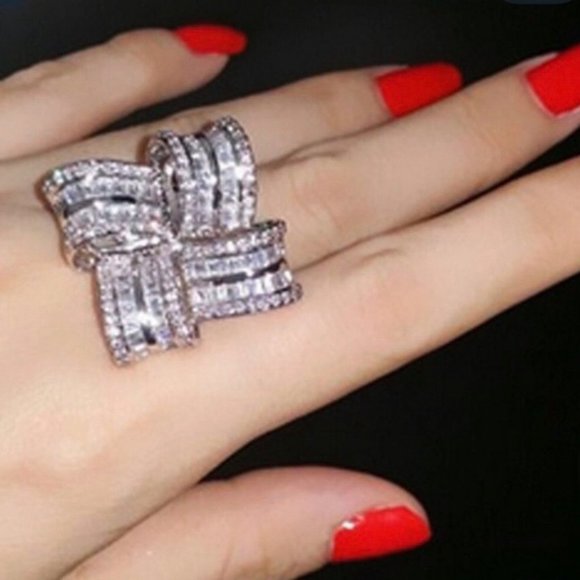 NEW 6.7 CT Silver Baguette Round Diamond Ring - Picture 3 of 6